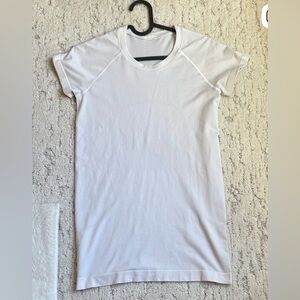 Lululemon Athletica swiftly tech never worn